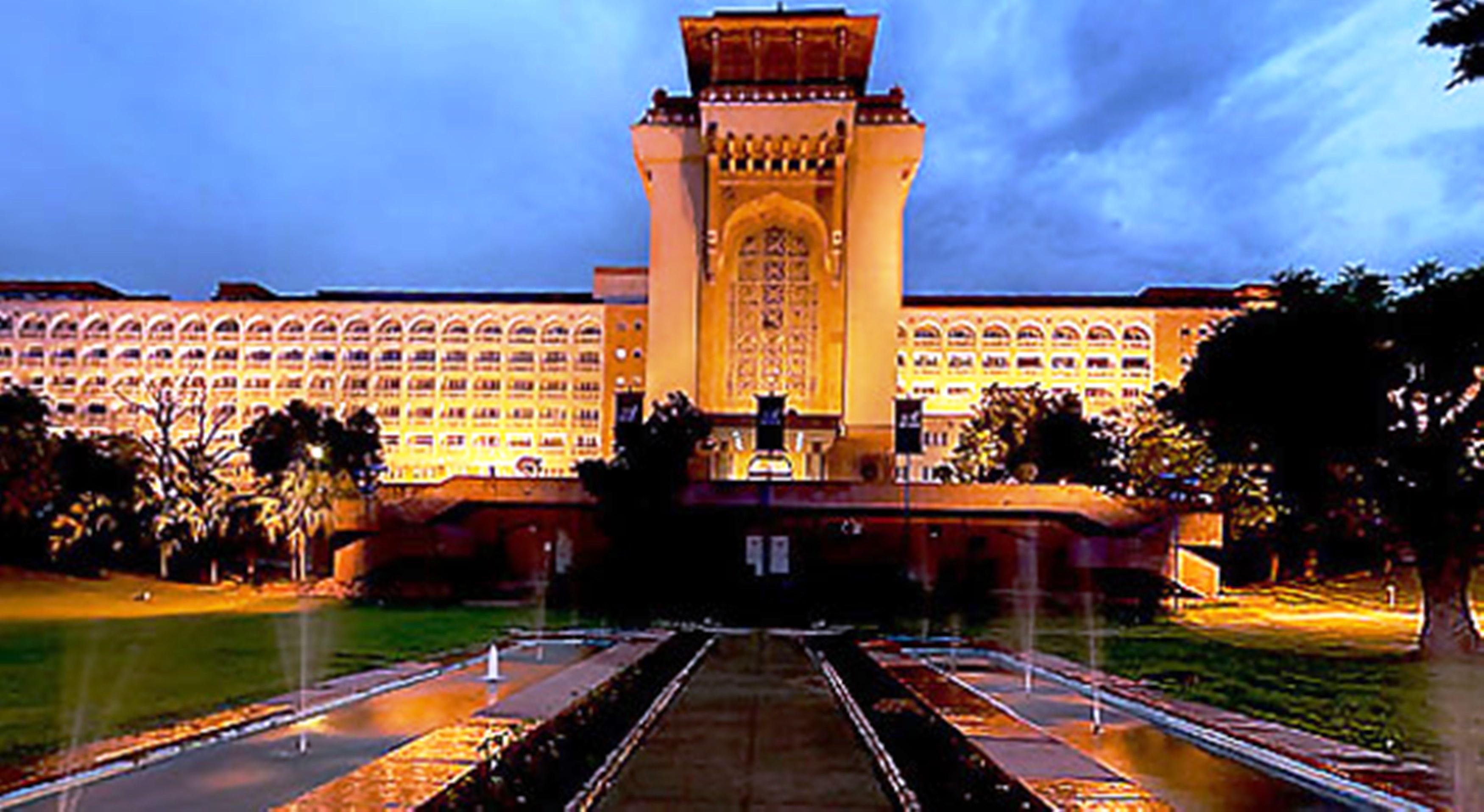 The Ashok, New Delhi Hotel Buitenkant foto The university library