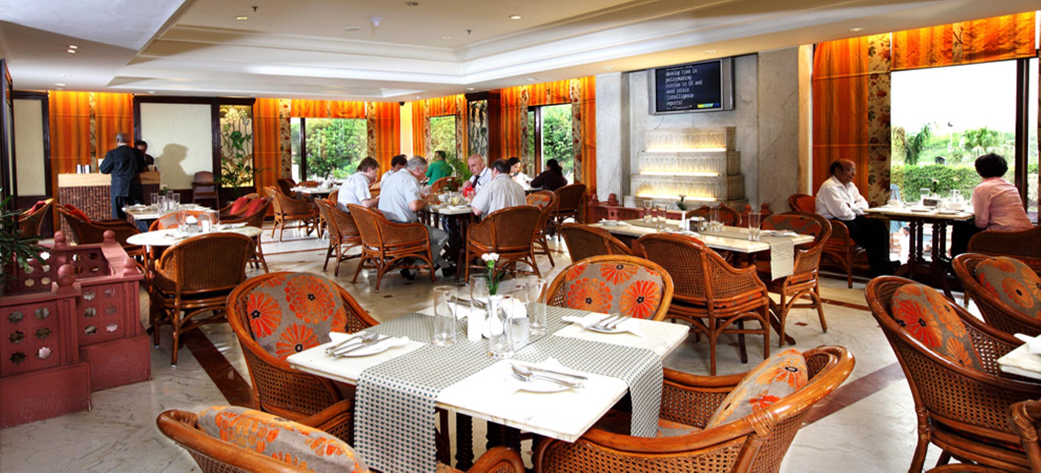 The Ashok, New Delhi Hotel Buitenkant foto The restaurant