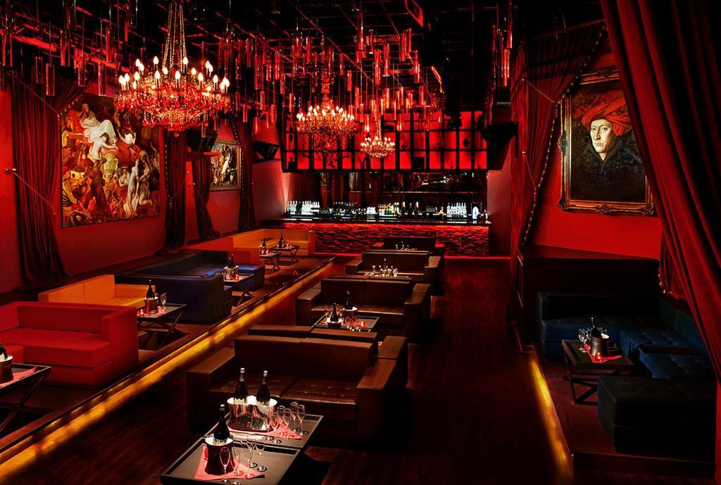 The Ashok, New Delhi Hotel Buitenkant foto Interior of the nightclub